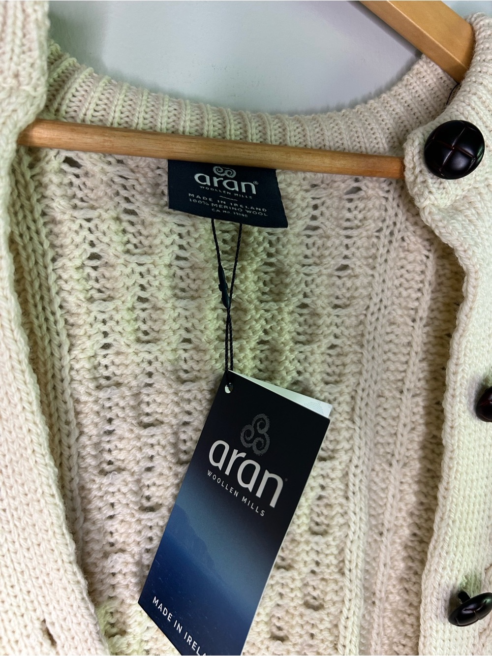 NWT Aran Woollen Mills Cream Cable-Knit Button 100% Merino Wool Cardigan - Picture 2 of 6